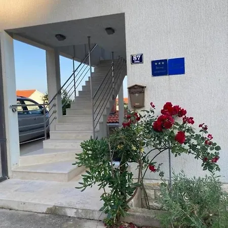 Appartement Milna 8896b